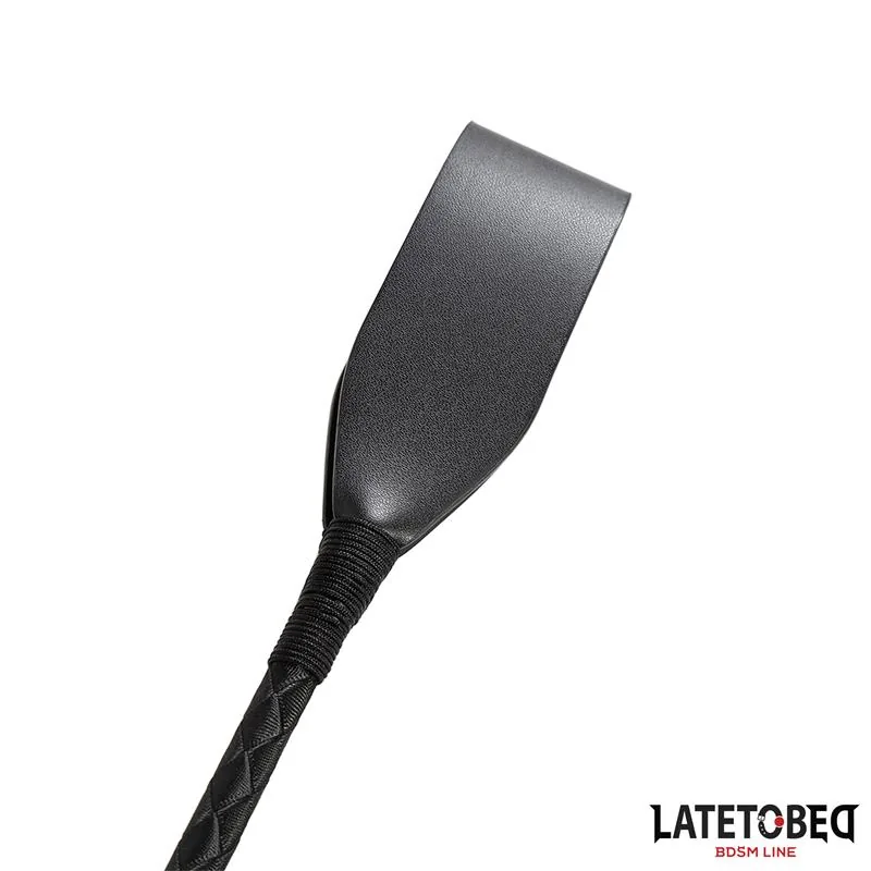 Chicote de Montar Clássico em Couro Vegano com Detalhes Dourados 45 cm LateToBed — vista 2 de 3