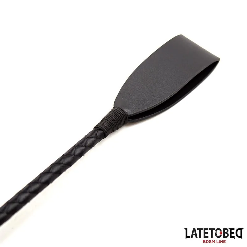 Chicote de Montar Clássico em Couro Vegano com Detalhes Prateados 60 cm LateToBed — vista 3 de 3